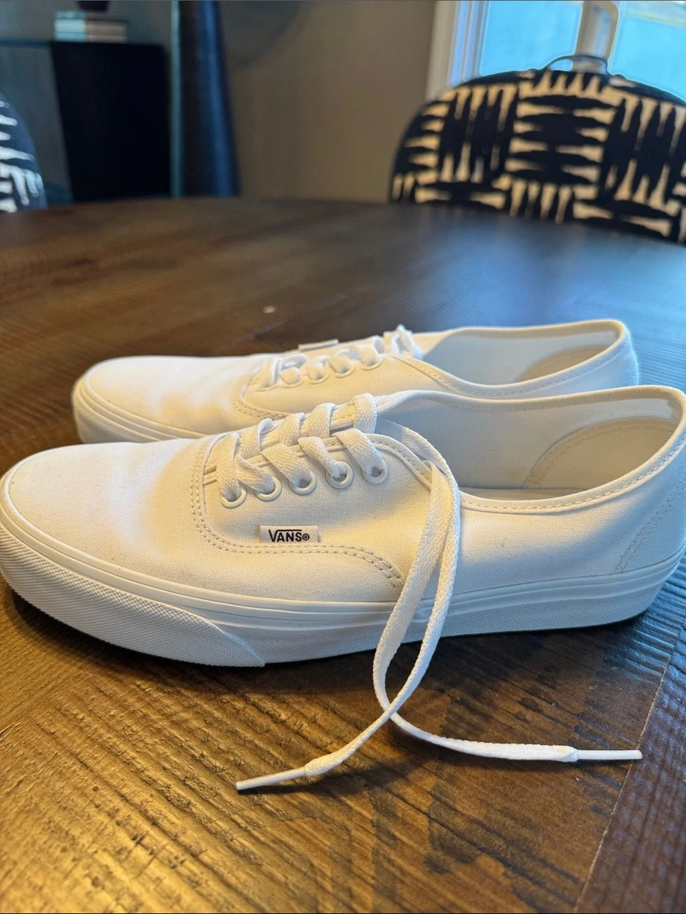 Vans White Canvas Low-Top Sneakers - Classic Lace-Up